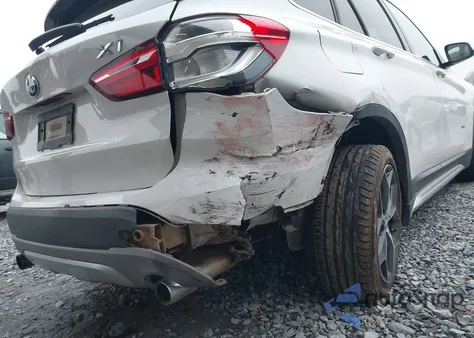 2016 BMW X1 z USA, uszkodzony, nr VIN WBXHT3C3XG5E52218